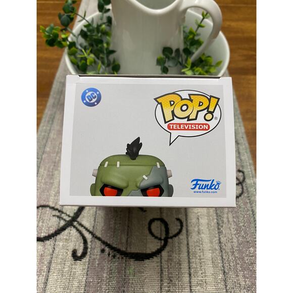 Funko Pop Television:  DC Creature Commandos - Eric Frankenstein - Picture 5 of 6